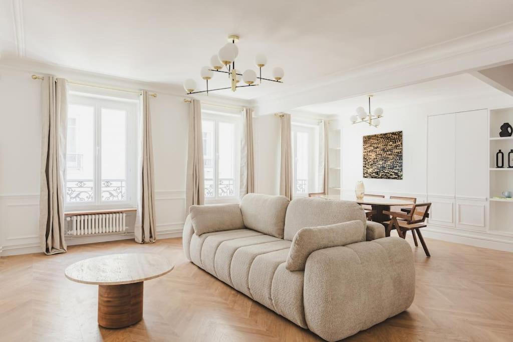 De Luxe 6p - Muette Trocadero Parigi
