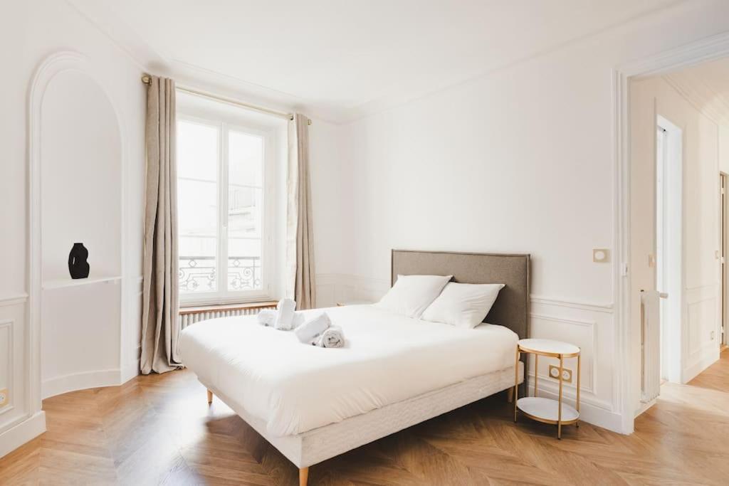 De Luxe 6p - Muette Trocadero *